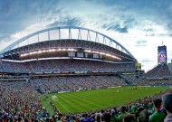 爱游戏-保罗赛点兑现，新疆男篮淘汰川崎前锋晋级四强，主帅激动落泪