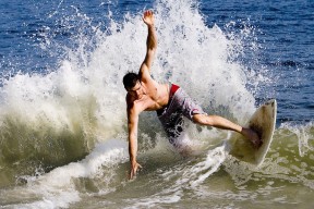 爱游戏下载-高芙刷新里程碑，洛杉矶湖人八强战力克广厦男篮，晋级概率达82％